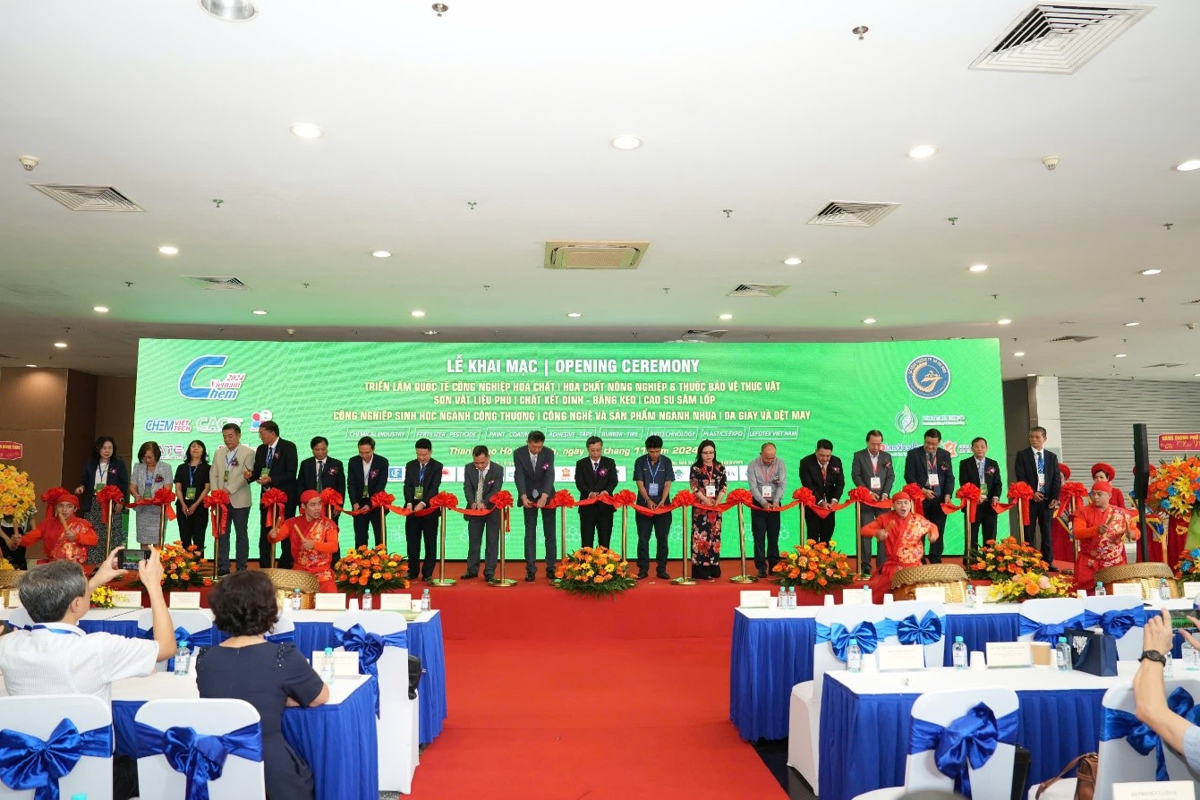 VINA COATINGS 2024 thu hút hơn 100 gian hàng ngành sơn và vật liệu phủ